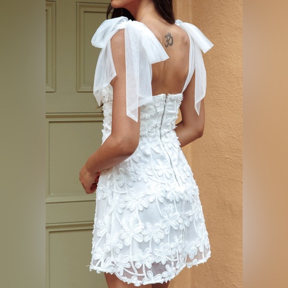 Selfie Leslie Mykonos Morning Tied Shoulder Embellished Mini Dress White sz L - Picture 5 of 9